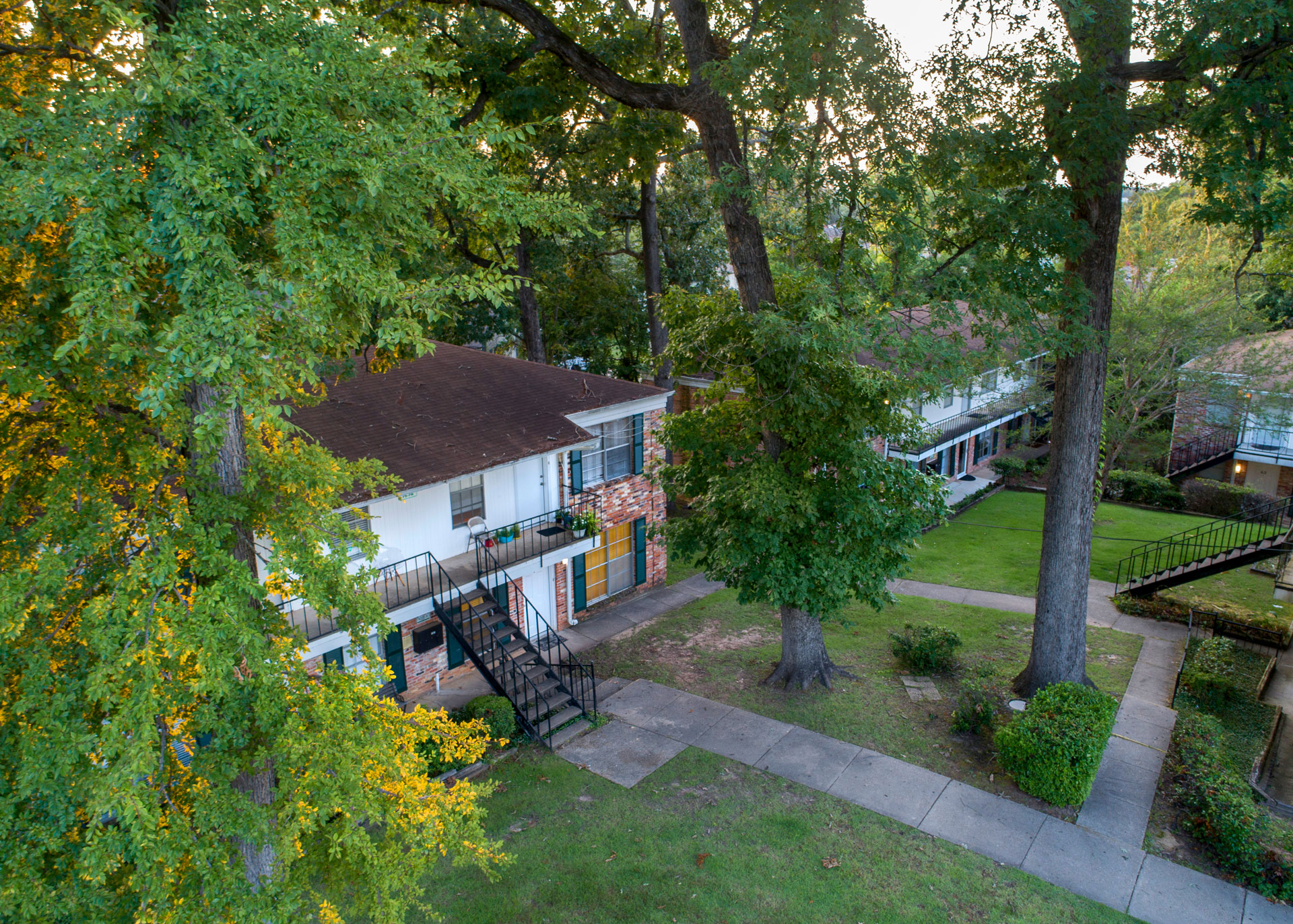 Aerial view of Fairfield Oaks buildings and trees